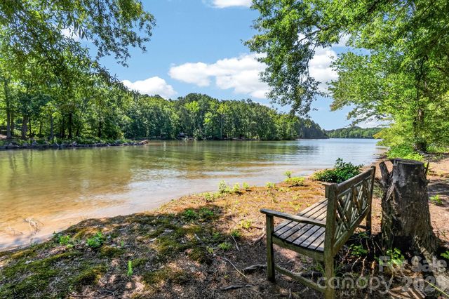 797 Peninsula Drive, Davidson, NC 28036