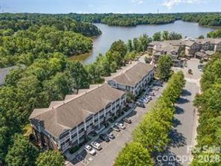 797 Peninsula Drive, Davidson, NC 28036