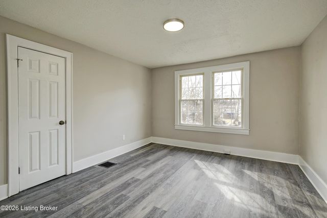 4212 Larkwood Ave, Louisville, KY 40212