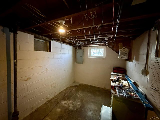 1907 Adams Boulevard, Saginaw, MI 48602