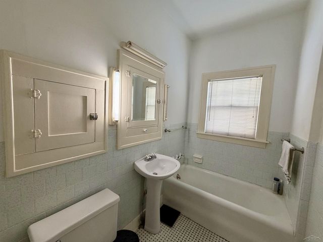 1907 Adams Boulevard, Saginaw, MI 48602