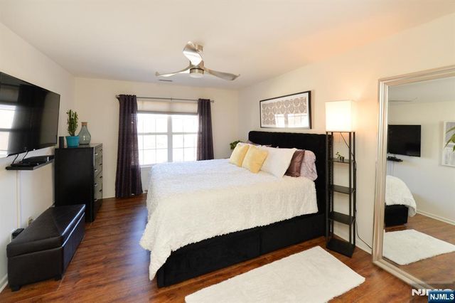 20 Parkside Court, Wayne, NJ 07470