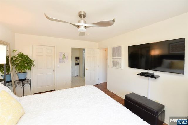 20 Parkside Court, Wayne, NJ 07470