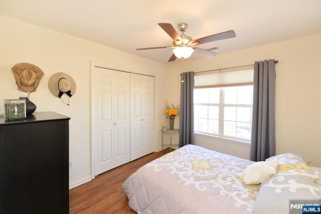 20 Parkside Court, Wayne, NJ 07470