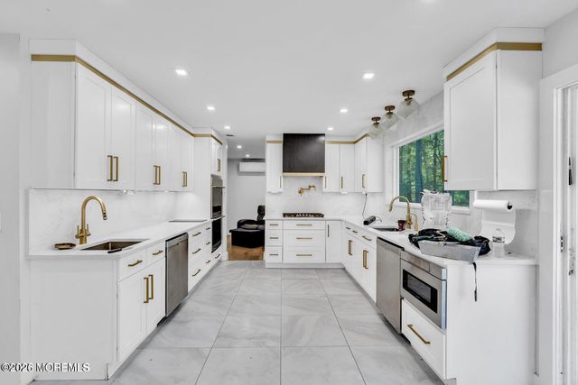 2261 Huckleberry Road, Manchester, NJ 08759