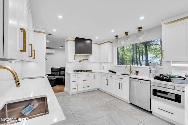 2261 Huckleberry Road, Manchester, NJ 08759