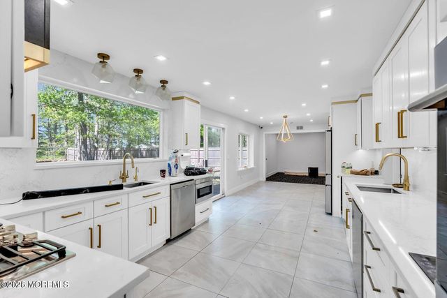 2261 Huckleberry Road, Manchester, NJ 08759
