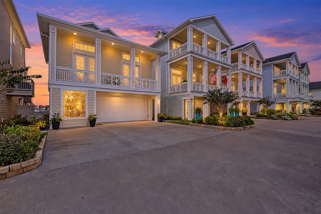 2172 Marina Way, Kemah, TX 77565