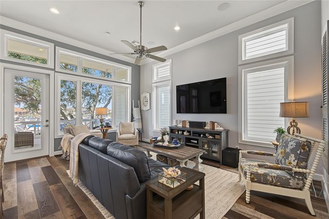 2172 Marina Way, Kemah, TX 77565