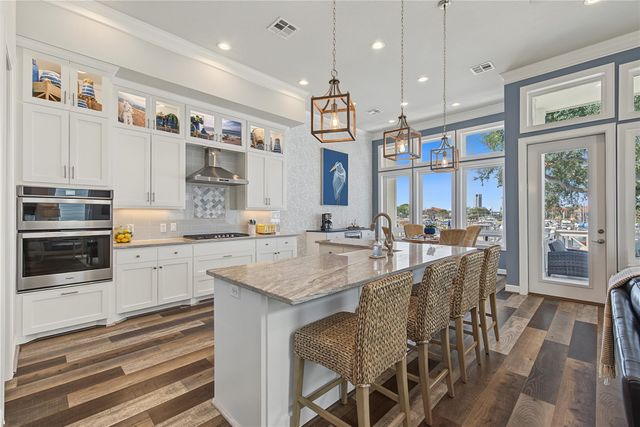 2172 Marina Way, Kemah, TX 77565