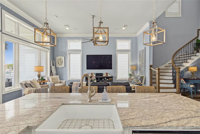 2172 Marina Way, Kemah, TX 77565