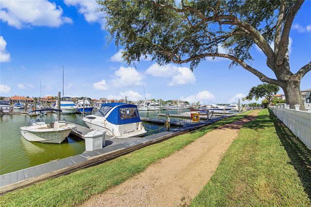 2172 Marina Way, Kemah, TX 77565
