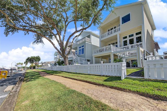 2172 Marina Way, Kemah, TX 77565