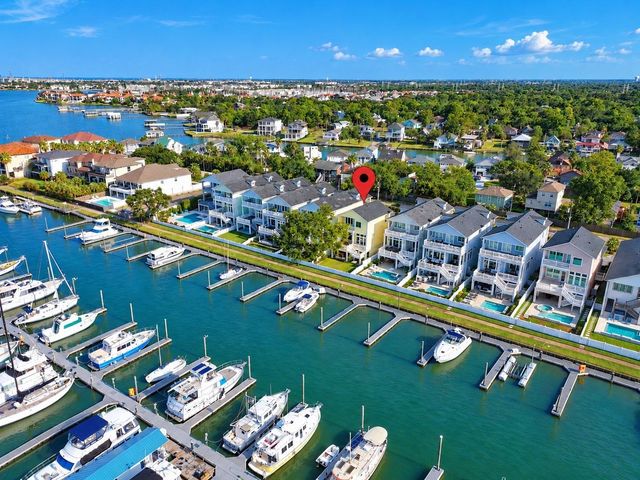 2172 Marina Way, Kemah, TX 77565