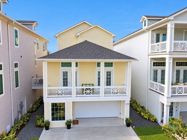 2172 Marina Way, Kemah, TX 77565