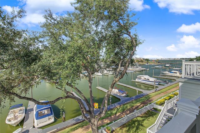2172 Marina Way, Kemah, TX 77565