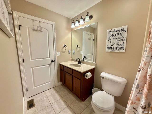 1400 JADENS Way, Washington, IL 61571