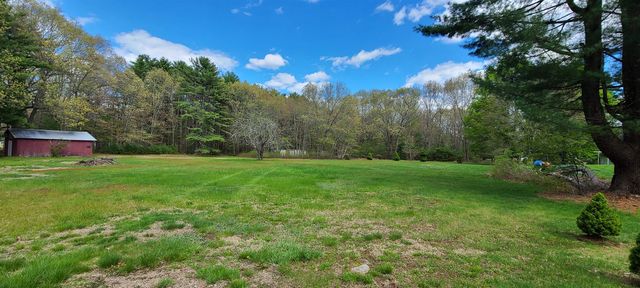 21 Cedar Road, North Hampton, NH 03862