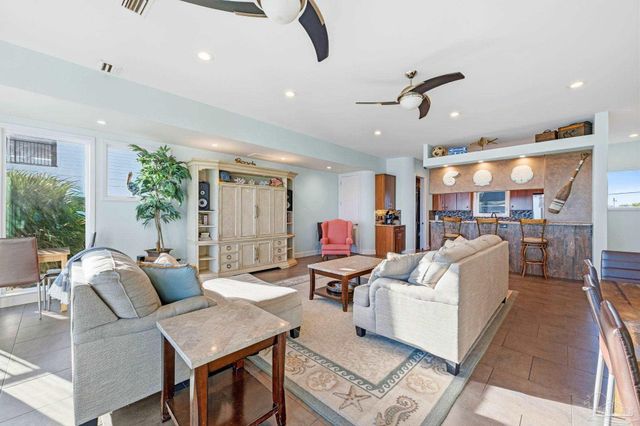 110 Ariola Dr, Pensacola Beach, FL 32561