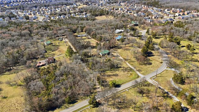 1076 Chandler Rd, Mount Juliet, TN 37122