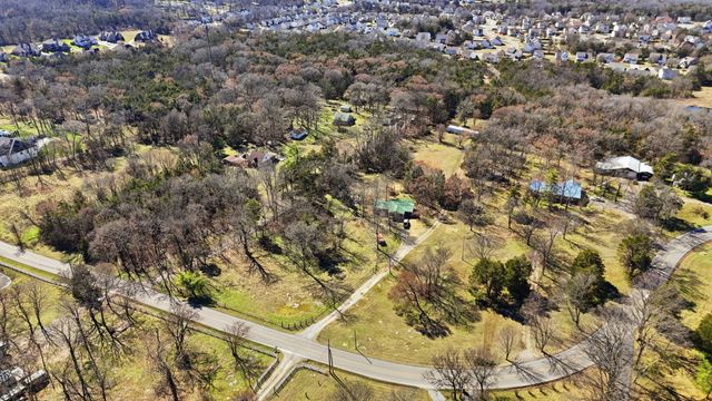 1076 Chandler Rd, Mount Juliet, TN 37122