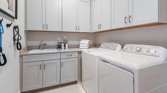 3110 VICENZA COURT, Bradenton, FL 34211