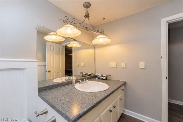 6065 Avon Belden Road, North Ridgeville, OH 44039
