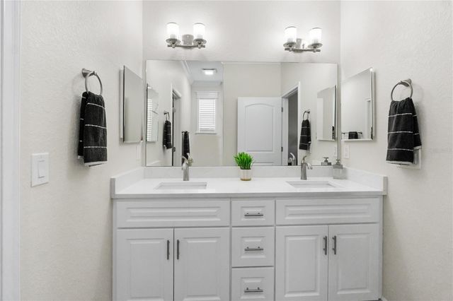 4790 NE 125TH LOOP, Oxford, FL 34484