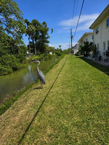4565 DUHME ROAD 102, St Petersburg, FL 33708