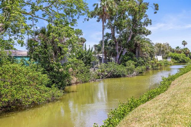 4565 DUHME ROAD 102, St Petersburg, FL 33708