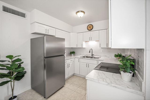 4565 DUHME ROAD 102, St Petersburg, FL 33708