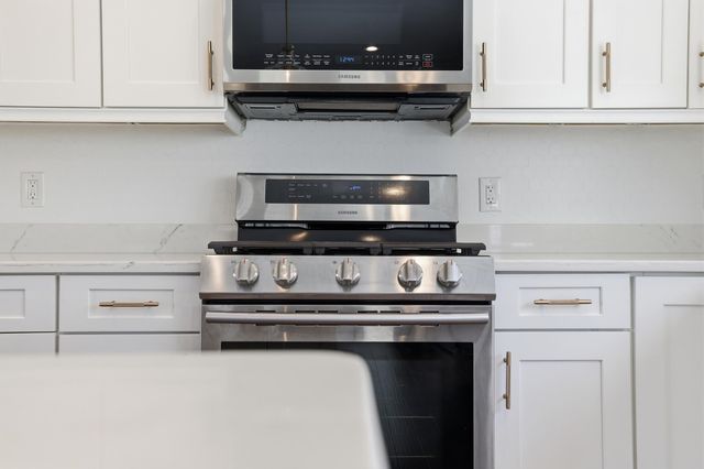 202 Spreading Oak Dr., Pawleys Island, SC 29585