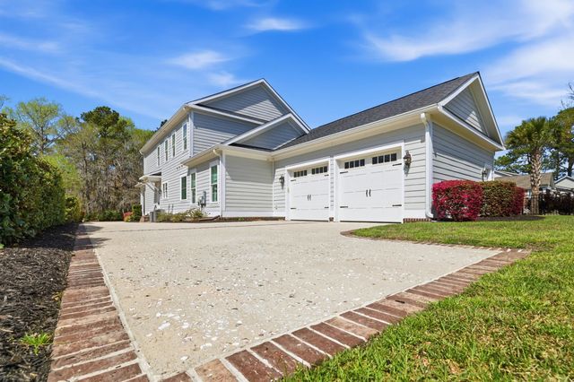 202 Spreading Oak Dr., Pawleys Island, SC 29585