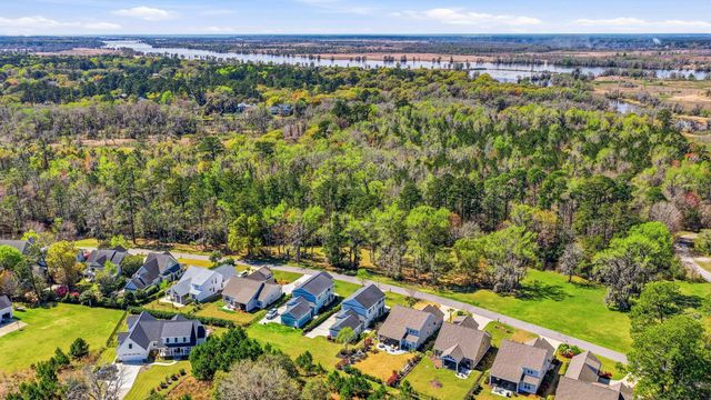 202 Spreading Oak Dr., Pawleys Island, SC 29585