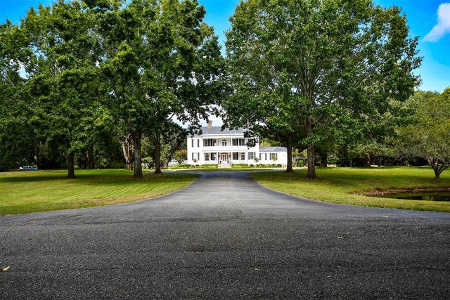 202 Spreading Oak Dr., Pawleys Island, SC 29585