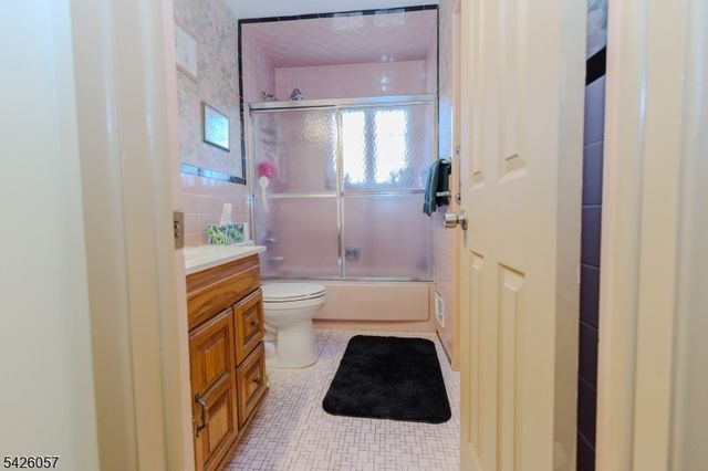 286 Harris Ave, Middlesex Boro, NJ 08846