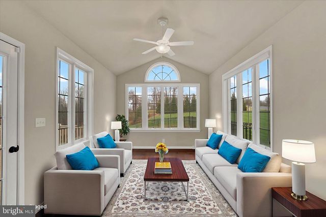 6400 FARMCREST LN, Harrisburg, PA 17111