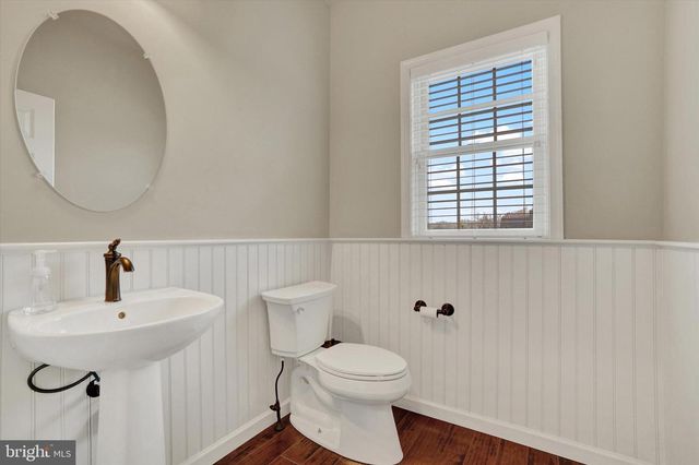 6400 FARMCREST LN, Harrisburg, PA 17111