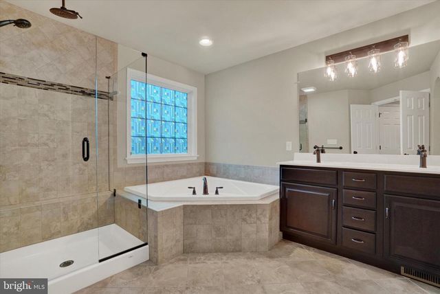 6400 FARMCREST LN, Harrisburg, PA 17111