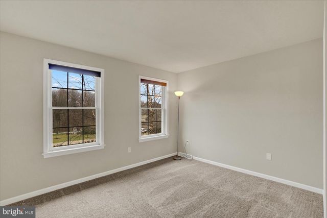 6400 FARMCREST LN, Harrisburg, PA 17111