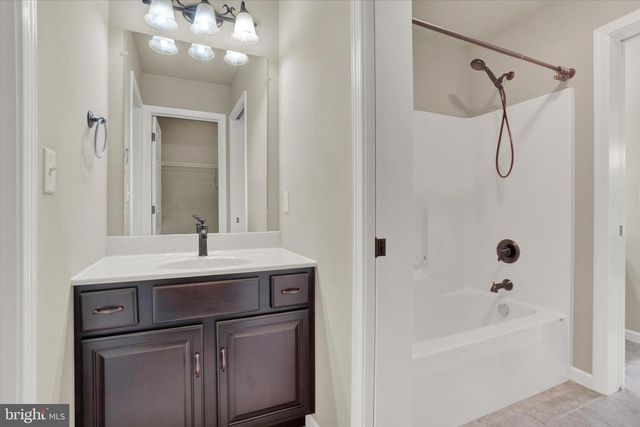 6400 FARMCREST LN, Harrisburg, PA 17111