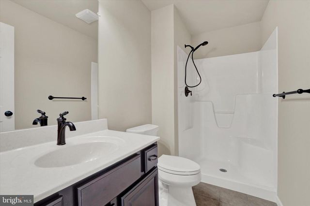 6400 FARMCREST LN, Harrisburg, PA 17111