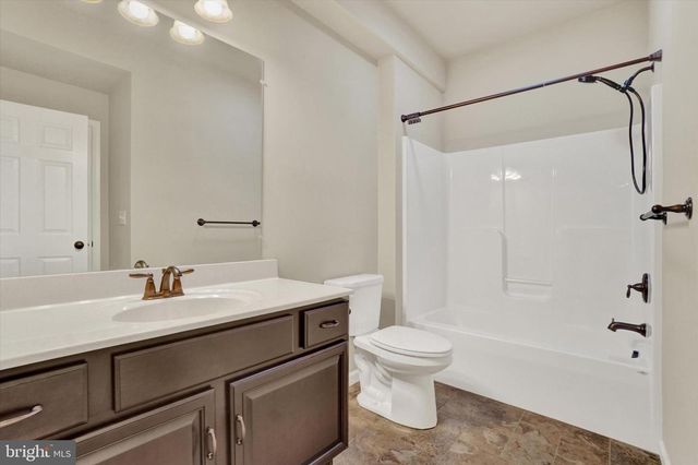 6400 FARMCREST LN, Harrisburg, PA 17111