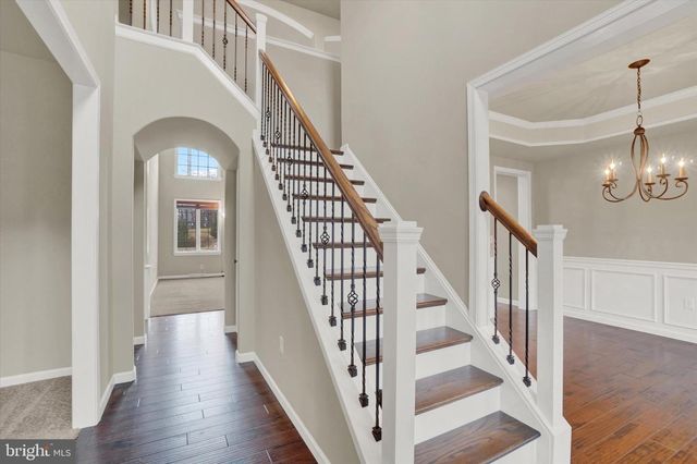 6400 FARMCREST LN, Harrisburg, PA 17111