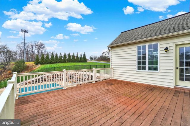 6400 FARMCREST LN, Harrisburg, PA 17111