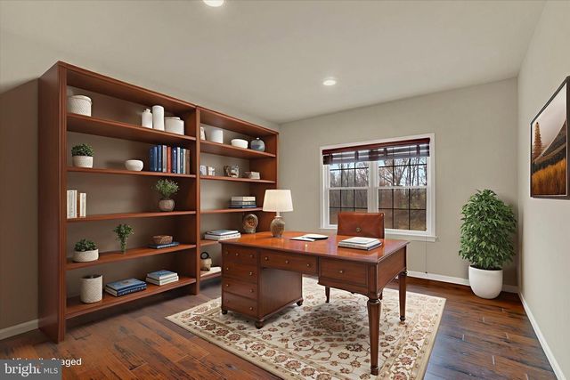 6400 FARMCREST LN, Harrisburg, PA 17111