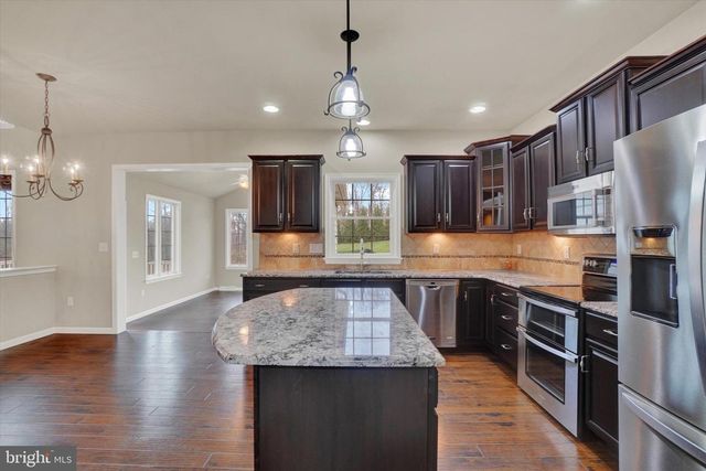 6400 FARMCREST LN, Harrisburg, PA 17111