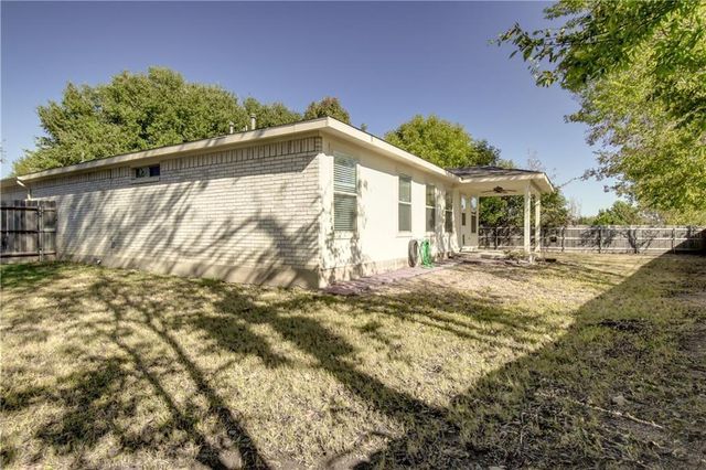 113 Spur CV, Kyle, TX 78640