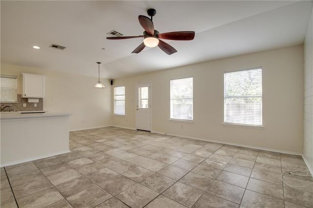 113 Spur CV, Kyle, TX 78640