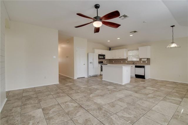 113 Spur CV, Kyle, TX 78640